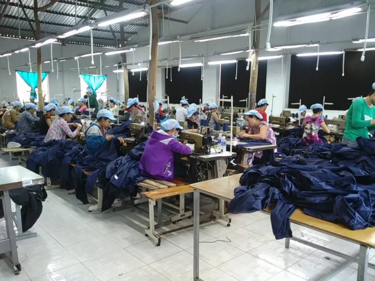 Công ty TNHH SX-TM-DV Việt Tỷ - Đơn vị sản xuất áo mưa giá sỉ Hồ Chí Minh uy tín